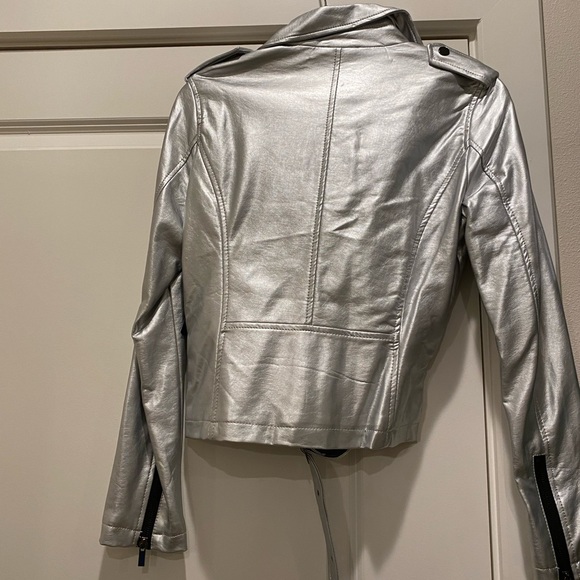 BEBE MOTORCYCLE JACKET SILVER NWT Vegan Faux Leather size-S - Picture 7 of 9